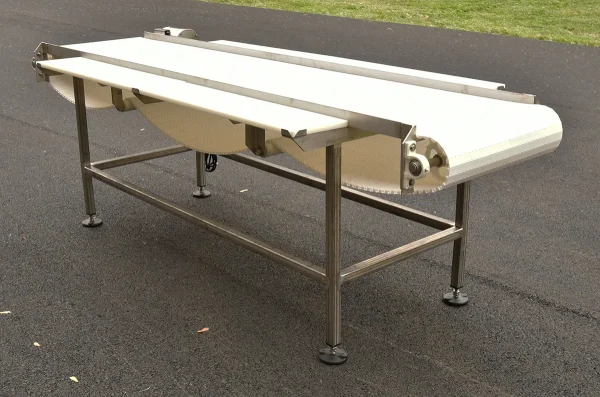 Inspection and sorting conveyor belt for manual grading of produce