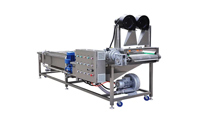 High-pressure spray washing machine for leafy greens and cut vegetables