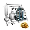 Vacuum frying machine producing low-oil fruit and vegetable chips